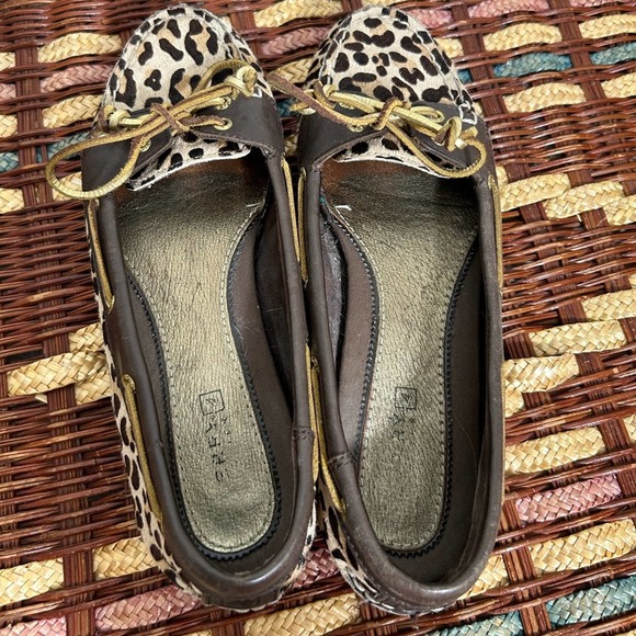 Sperry Leopard Print Slip On Flat Loafers 7 - Picture 5 of 11